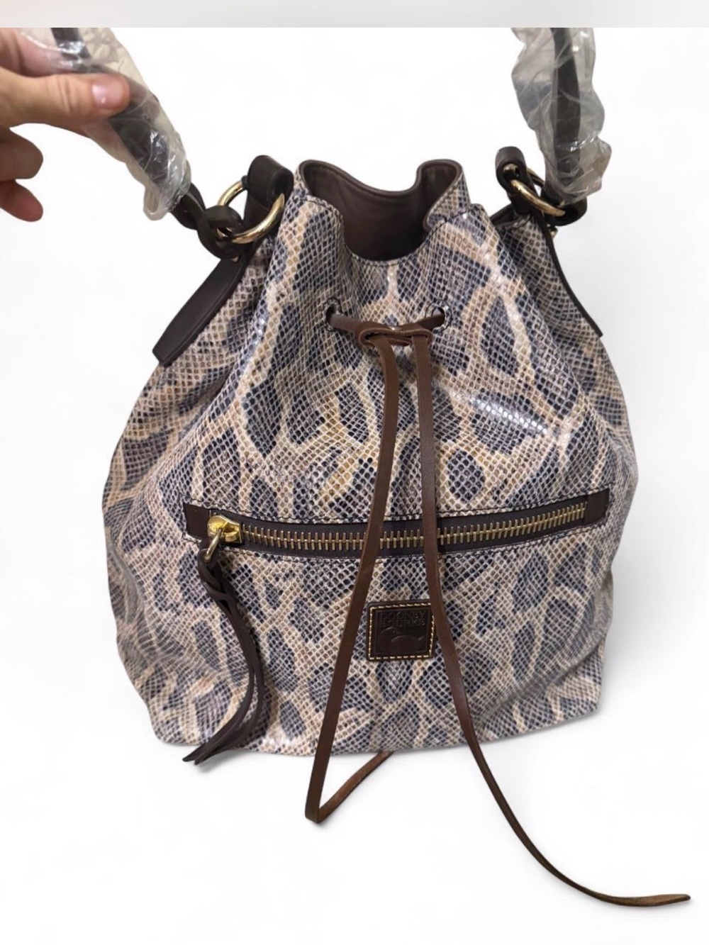 NWT Dooney & Bourke Beige Snake-Print Drawstring Shoulder Bag with Brown Trim